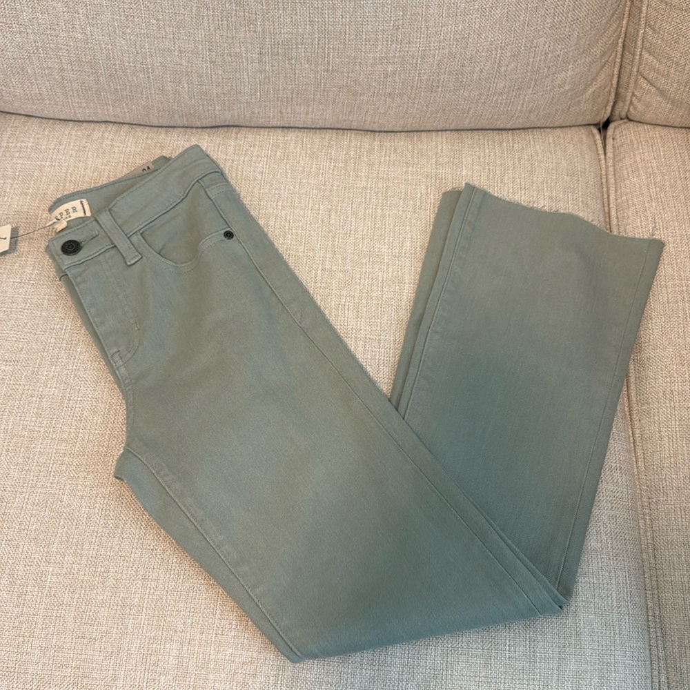 Francesca’s Harper Heritage Mid rise Crop